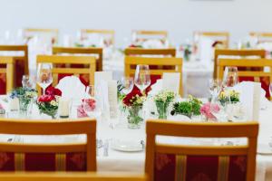 Restoran atau tempat lain untuk makan di Hotel Restaurant Zum Goldenen Anker mit Hallenbad & Wellnessbereich