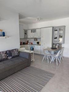 Η κουζίνα ή μικρή κουζίνα στο Apartment on the beach