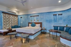 מיטה או מיטות בחדר ב-J Wild A Private Pool Villa Resort, Jawai