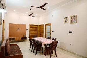 Foto sihtkohas Ayodhya asuva majutusasutuse Surendra Villa Home Stay galeriist