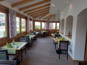 Restaurace v ubytování Hotel Garni Vier Jahreszeiten