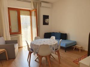 A seating area at Hotel Cormorano