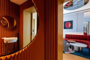 Bilik mandi di Mondrian Hong Kong