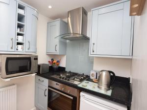 Dapur atau dapur kecil di 2 Bed in Holt NCC44