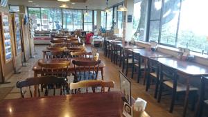 本栖湖畔 民宿 浩庵 Kouan guesthouse at Lake Motosu餐廳或用餐的地方