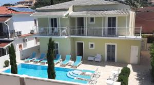 Πισίνα στο ή κοντά στο The Central Suites