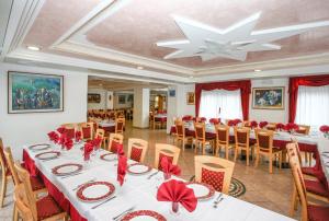 Restaurace v ubytování Albergo Alla Comparsa