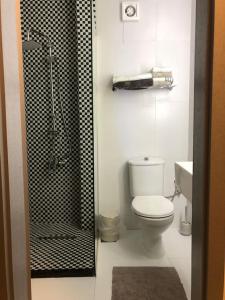 Phòng tắm tại The Grey Apartment - Center of Prishtina