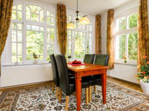 Ein Sitzbereich in der Unterkunft Apartment Wildrose by Interhome