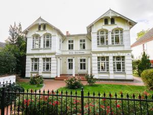 Ein Garten an der Unterkunft Apartment Wildrose by Interhome