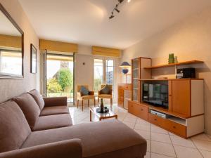 Η κουζίνα ή μικρή κουζίνα στο Apartment Résidence des Tennis-3 by Interhome