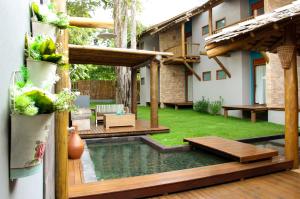 A piscina localizada em Pousada Villa Maeva Itacare ou nos arredores