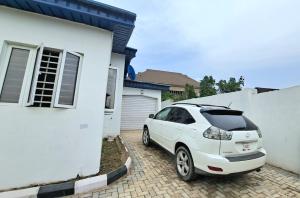 Fotografie z fotogalerie ubytování Modern Luxurious 3-Bedroom by RCCG CAMP off Lagos Ibadan-Expy v destinaci Idiomo