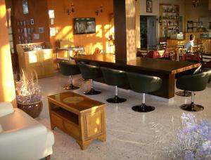 Area lounge atau bar di Rantzo Holiday Apartments