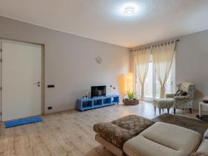 Μια τηλεόραση ή/και κέντρο ψυχαγωγίας στο Apartment Graziella by Interhome