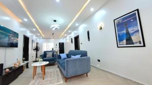 Fotografie z fotogalerie ubytování Modern Luxurious 3-Bedroom by RCCG CAMP off Lagos Ibadan-Expy v destinaci Idiomo