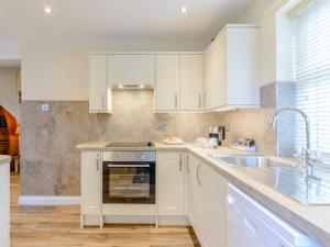 Η κουζίνα ή μικρή κουζίνα στο 3 Bed in Beadnell 79566 +9 φωτογραφίες