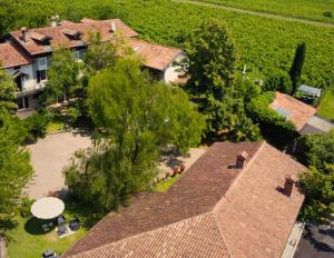an overhead view of a house with a roof at Tinello San Urbano in Prepotto
