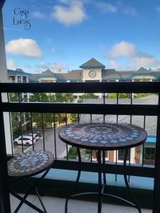 Balkón nebo terasa v ubytování Casa Lucas a Serene Stay in Pine Suites Tagaytay