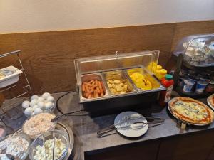 Makanan di atau berdekatan hotel