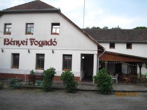 Το κτήριο όπου στεγάζεται  το bed & breakfast
