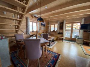 TV a/nebo společenská místnost v ubytování Chalet Fuchsberg