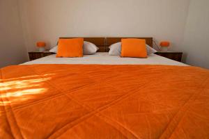 Ένα ή περισσότερα κρεβάτια σε δωμάτιο στο Apartment Seline - Paklenica Riviera 6847