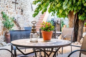 Patio nebo venkovní prostory v ubytování Mas Bouzige