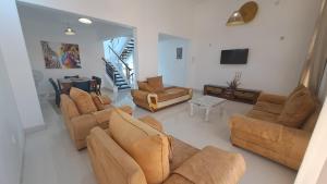Гостиная зона в Ary Homestay Nyali- Behind City Mall