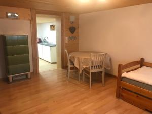 Kuchyň nebo kuchyňský kout v ubytování Bijou 2 hübsche 1 Zimmer Wohnung