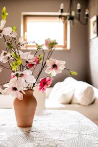 ザコパネにあるApartament Magnoliaの花瓶