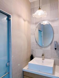 梧同包棟民宿La Petite Maison I Entire House BnB I 寵物友善 I 國旅卡 I 出差商旅可報帳 I 電動麻將 I NETFLIX I Nintendo Switch I MOD I一軒家貸切的一间浴室