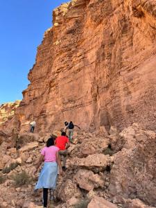 Επισκέπτες που μένουν στο GITE LA GROTTE VALLEE