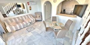 A seating area at Skol 706 Lovely 2 Bedroom Apartment For Rent in Skol Marbella