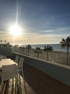 Zdjęcie z galerii obiektu Ático Al Sol en primera línea de playa w mieście Rota