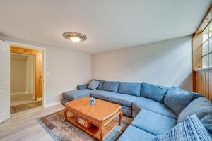Gambar di galeri bagi Cozy Nampa Escape with Fireplace and Smart TV! di Nampa