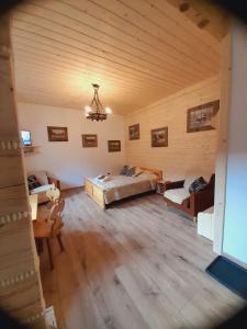 Posedenie v ubytovaní Apartament we Wsi