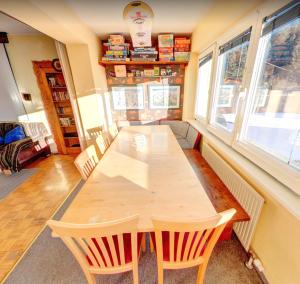 A seating area at DMG - 'Funky First Floor' Unique Mountain Apartment