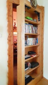 The library in Az apartmant