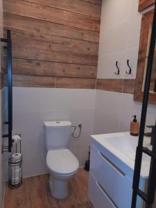 Kúpeľňa v ubytovaní Apartament we Wsi
