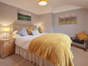 Ένα ή περισσότερα κρεβάτια σε δωμάτιο στο 2 Bed in Borrowdale SZ068
