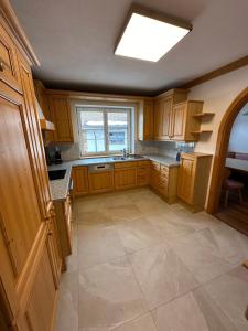 Dapur atau dapur kecil di Deluxe Apart Bader