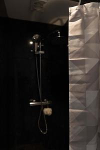 Un baño de Credit Corner