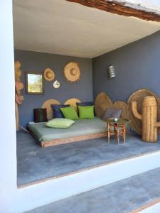 Posezení v ubytování Les jardins de Silona, piscine chauffée