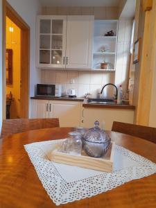 Kuchyňa alebo kuchynka v ubytovaní Apartament we Wsi