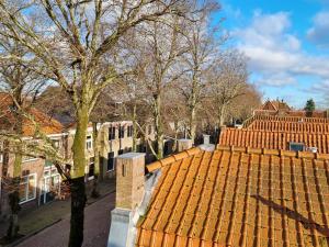 vistas al tejado de un edificio en Aan de Burgwal en Enkhuizen
