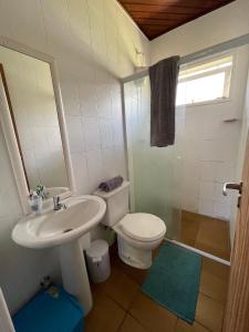 Un baño de Casa aconchegante em área privilegiada na Lagoa da Conceição