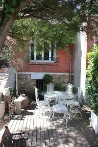 Giardino di Pretty House 15mn from Eiffel Tower and Versailles