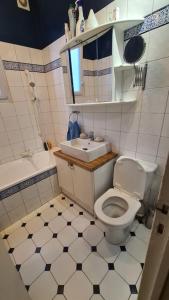 Bagno di Pretty House 15mn from Eiffel Tower and Versailles