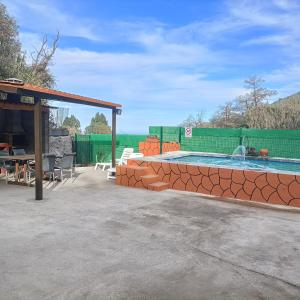 Bazén v ubytování Chalet Ruta Las Lagunetas nebo v jeho okolí